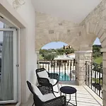 Piccolo Paradiso Mit Beheiztem Pool By Interhome بيت للعطل