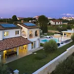 Piccolo Paradiso Mit Beheiztem Pool By Interhome بيت للعطل *