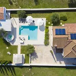 Piccolo Paradiso Mit Beheiztem Pool By Interhome بيت للعطل