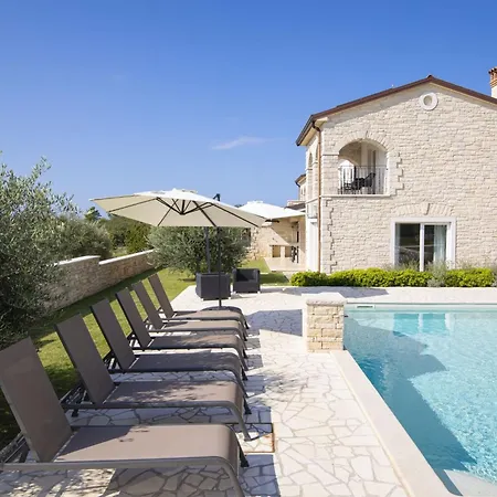 Vakantiehuis Piccolo Paradiso Mit Beheiztem Pool By Interhome