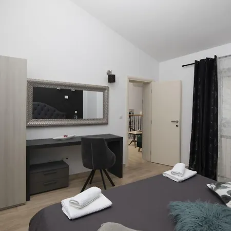 Piccolo Paradiso Mit Beheiztem Pool By Interhome Vakantiehuis Rovinjsko Selo