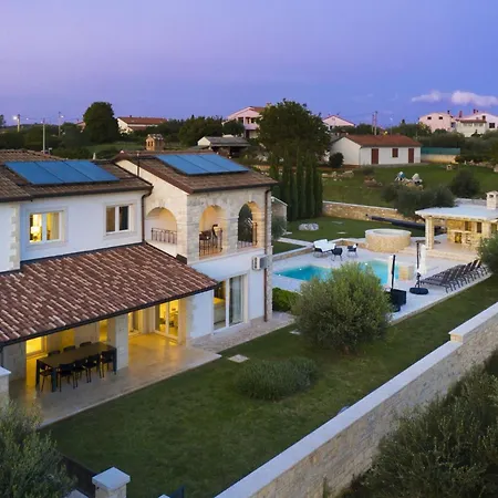 Piccolo Paradiso Mit Beheiztem Pool By Interhome Vakantiehuis *