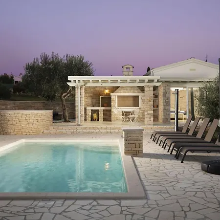Piccolo Paradiso Mit Beheiztem Pool By Interhome Casa vacanze Rovinjsko Selo